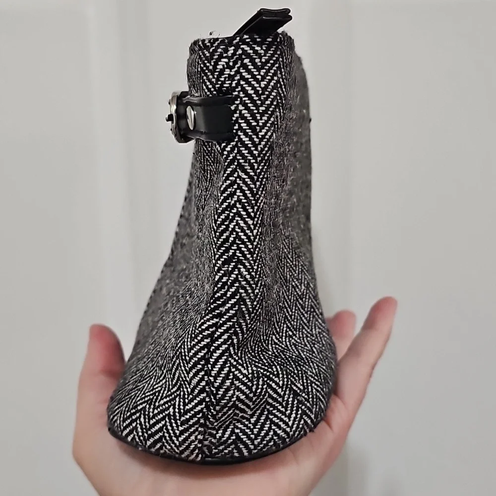 Yankee Candle Black and White Textured Bag